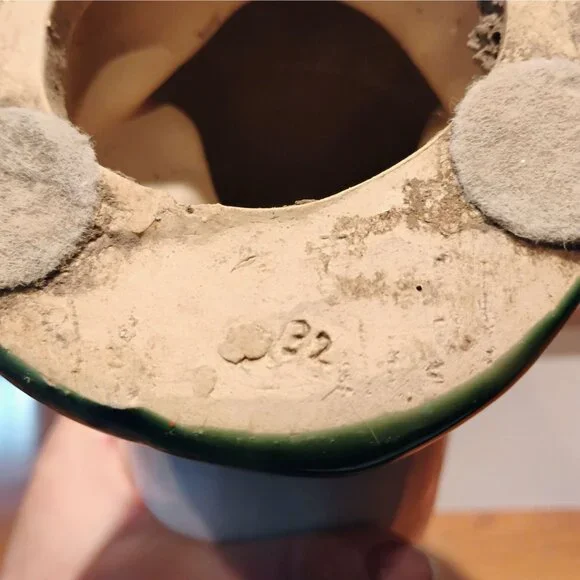 Vintage Majolica White Dove Figurine 9" Tall x 11" Long Chip on Tail Italy - Picture 9 of 13